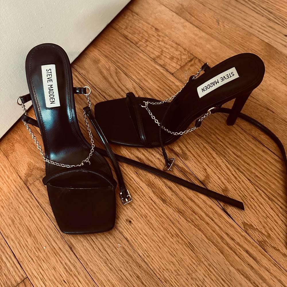 Steve Madden gold chain strappy sandal pumps